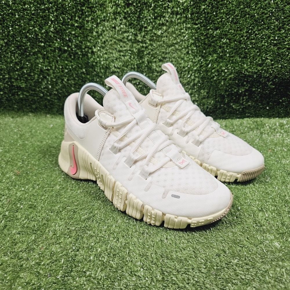 Nike Free Metcon 5 Sail Sanddrift Athletic Workout Sneakers DV3950-100 Womens 8